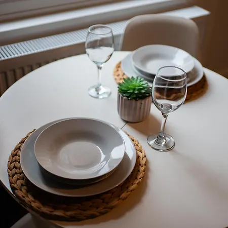 Alfred House By Horizon * 레드카