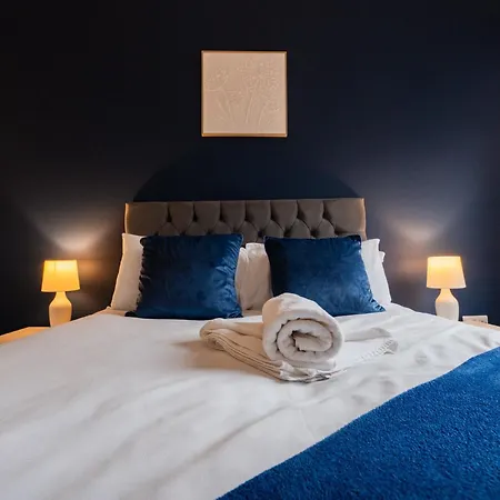 Alfred House By Horizon 레드카