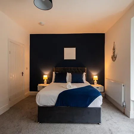 Alfred House By Horizon * Redcar